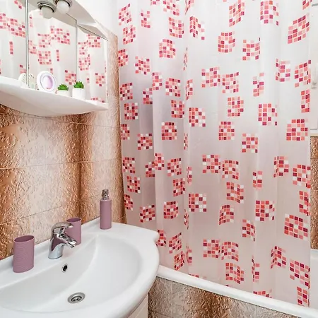 Awesome In Mlini With Jacuzzi Apartment Celopeci