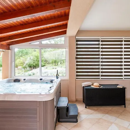 Awesome In Mlini With Jacuzzi *